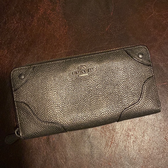 Coach Wallet - Picture 4 of 4